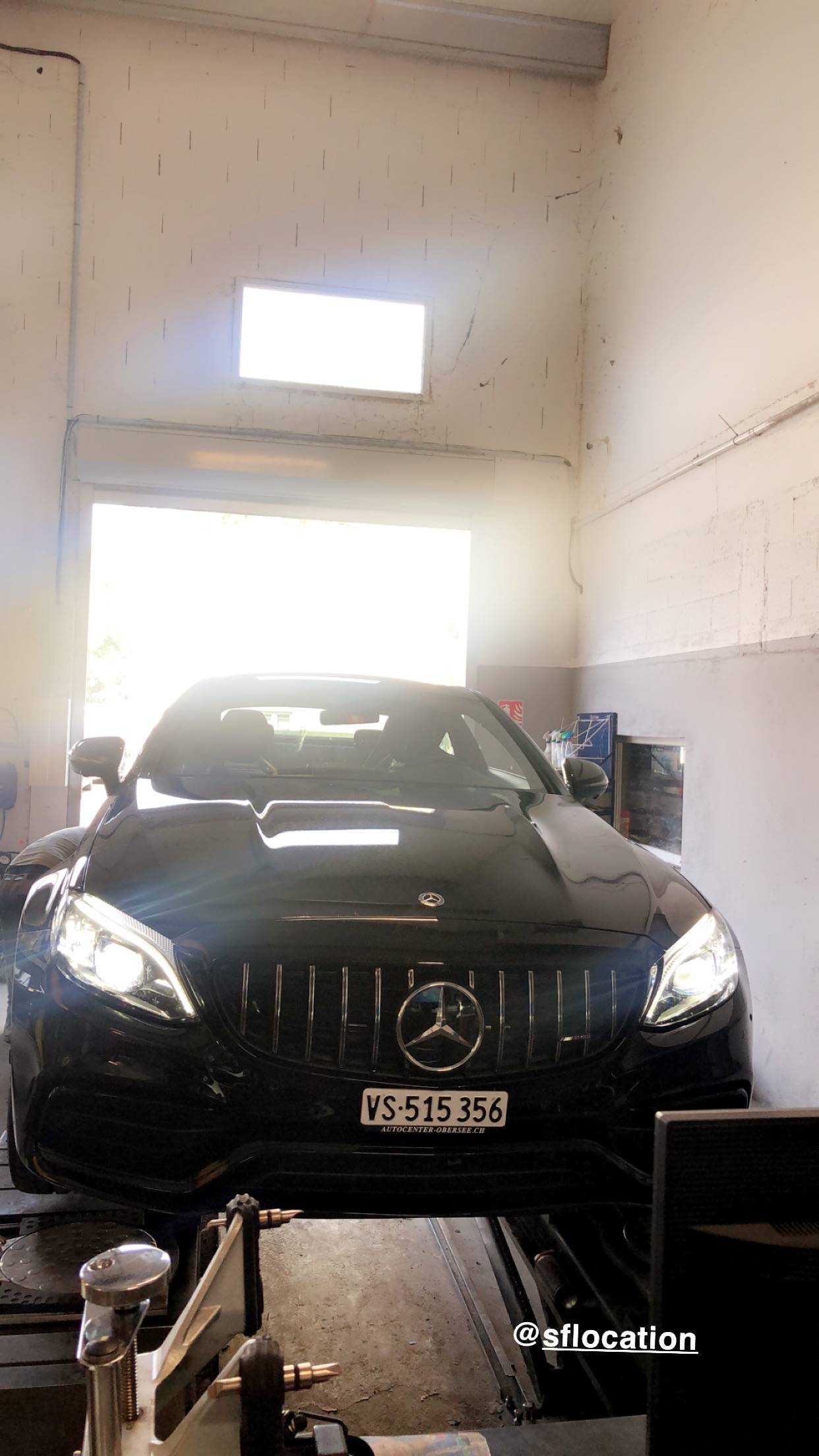 Remplacement des plaquettes de freins sur une Mercedes C63 AMGS au Garage Fastries à Colmar dans le Haut-Rhin Wittenheim 1